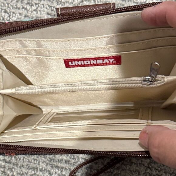 Unionbay and Multicolor Owl Pattern Wallet - Picture 3 of 3